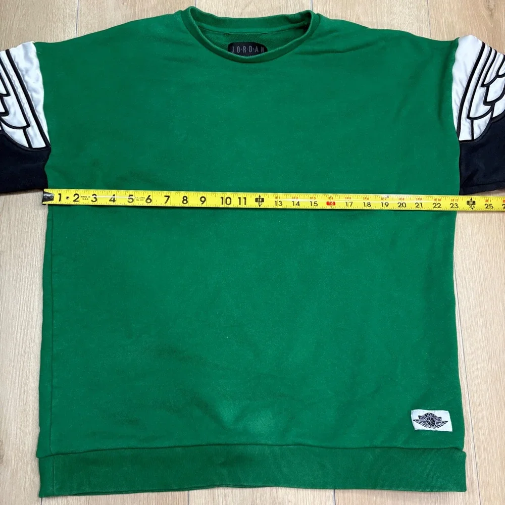 Air Jordan Brand Wings Classic Crewneck Sweatshirt Green Mens Large AO0426-302